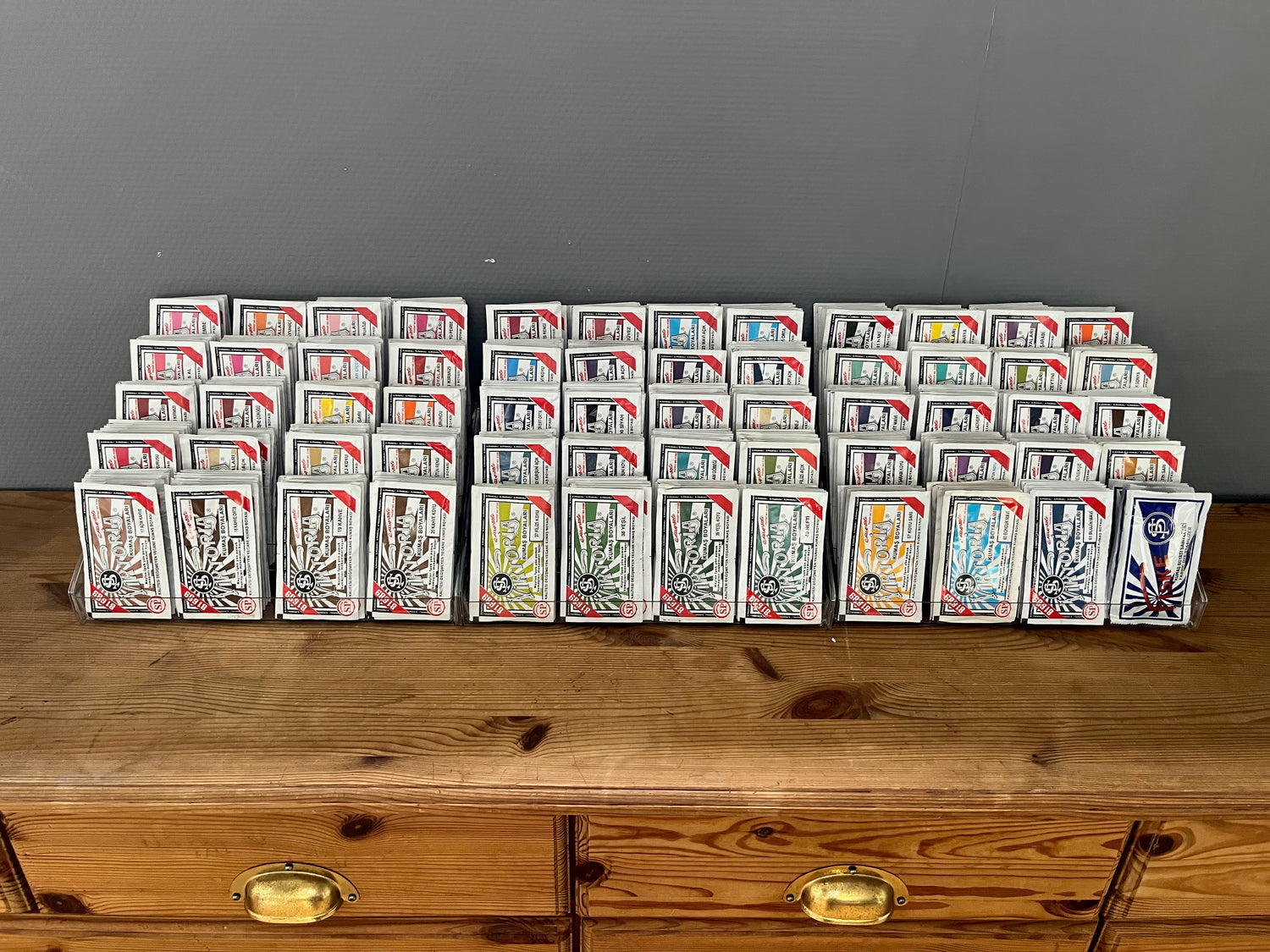 Multi Shades Dye Sachets